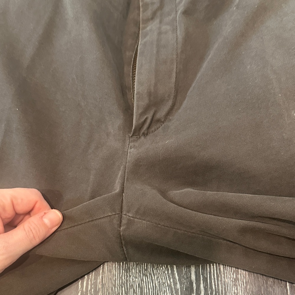 Banana Republic Men's green Chinos - Picture 3 of 11